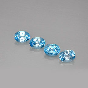 カラットの天然スイスブルートパーズ（7.9×6 mm・オーバルカット）
