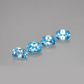 カラットの天然スイスブルートパーズ（7.9×6 mm・オーバルカット）