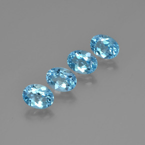 カラットの天然スカイブルートパーズ（7.9×6 mm・オーバルカット）