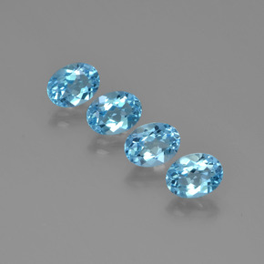 カラットの天然スカイブルートパーズ（7.9×6 mm・オーバルカット）