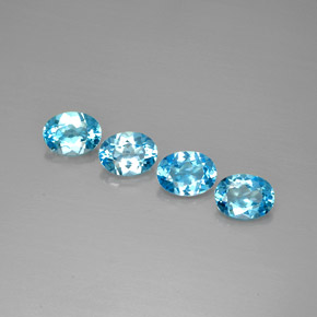 カラットの天然スイスブルートパーズ（8×6 mm・オーバルカット）