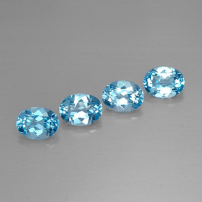 カラットの天然スイスブルートパーズ（7.9×6 mm・オーバルカット）