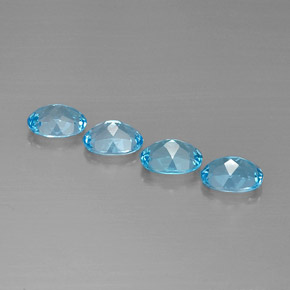 カラットの天然スイスブルートパーズ（7.9×6 mm・オーバルカット）