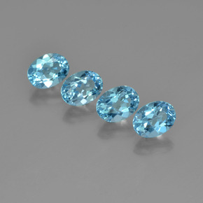カラットの天然スカイブルートパーズ（7.9×6 mm・オーバルカット）