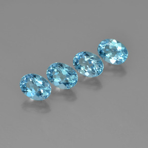 カラットの天然スカイブルートパーズ（7.9×6 mm・オーバルカット）