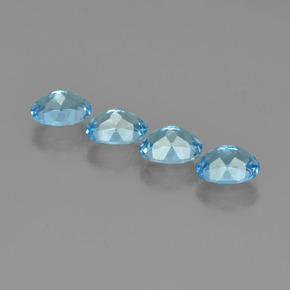カラットの天然スカイブルートパーズ（7.9×6 mm・オーバルカット）