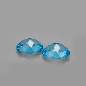 カラットの天然スイスブルートパーズ（10.1×8.1 mm・オーバルカット）