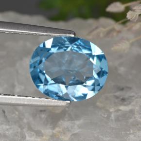 2.35カラットの天然スイスブルートパーズ（9.7×8 mm・オーバルカット）