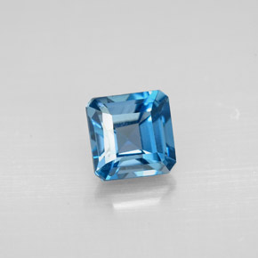 1.52カラットの天然ロンドンブルートパーズ（6×6 mm・エメラルドカット）