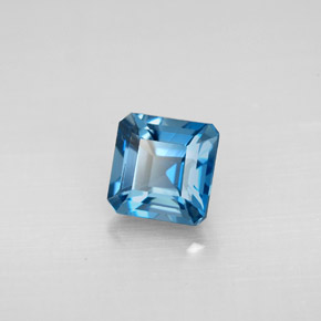 1.52カラットの天然ロンドンブルートパーズ（6×6 mm・エメラルドカット）