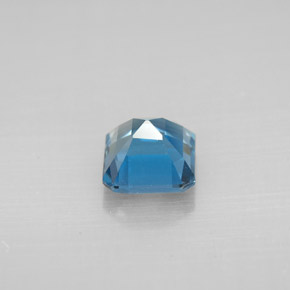 1.45カラットの天然ロンドンブルートパーズ（6×6 mm・エメラルドカット）