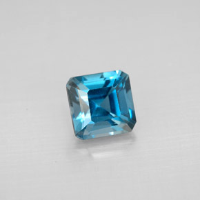 1.48カラットの天然ロンドンブルートパーズ（6.1×6 mm・エメラルドカット）