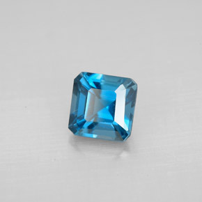 1.48カラットの天然ロンドンブルートパーズ（6.1×6 mm・エメラルドカット）