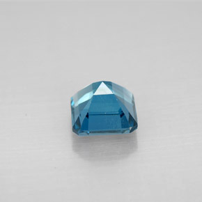 1.48カラットの天然ロンドンブルートパーズ（6.1×6 mm・エメラルドカット）