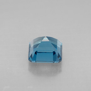 1.44カラットの天然ロンドンブルートパーズ（6.1×6 mm・エメラルドカット）