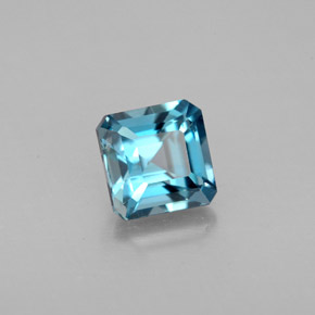 1.57カラットの天然ロンドンブルートパーズ（6.1×6 mm・エメラルドカット）