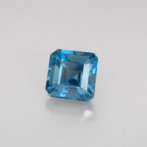 1.61カラットの天然ロンドンブルートパーズ（6.1×6 mm・エメラルドカット）
