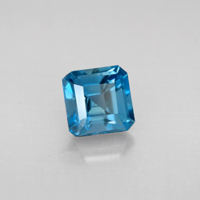 1.61カラットの天然ロンドンブルートパーズ（6.1×6 mm・エメラルドカット）