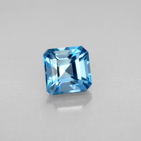 1.59カラットの天然ロンドンブルートパーズ（6.1×6.1 mm・エメラルドカット）