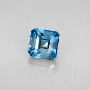 1.59カラットの天然ロンドンブルートパーズ（6.1×6.1 mm・エメラルドカット）