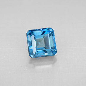 1.64カラットの天然ロンドンブルートパーズ（6.1×6 mm・エメラルドカット）