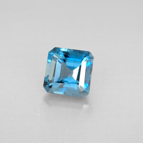 1.48カラットの天然ロンドンブルートパーズ（6×6 mm・エメラルドカット）