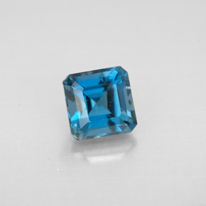 1.60カラットの天然ロンドンブルートパーズ（6×6 mm・エメラルドカット）