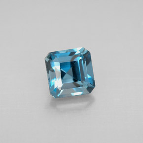 1.52カラットの天然ロンドンブルートパーズ（6×6 mm・エメラルドカット）