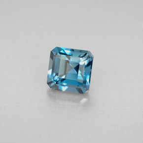 1.52カラットの天然ロンドンブルートパーズ（6×6 mm・エメラルドカット）