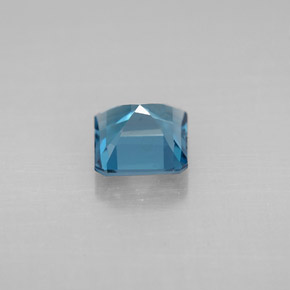 1.38カラットの天然ロンドンブルートパーズ（6.1×6.1 mm・エメラルドカット）