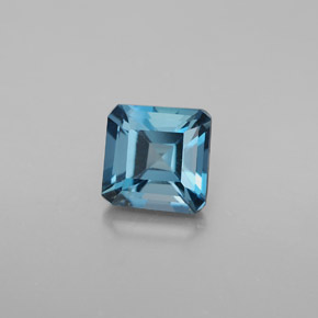 1.50カラットの天然ロンドンブルートパーズ（6.1×6.1 mm・エメラルドカット）