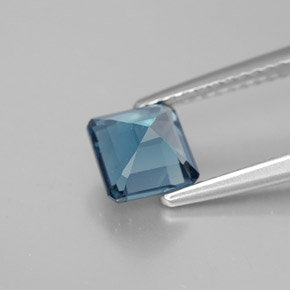 1.50カラットの天然ロンドンブルートパーズ（6.1×6.1 mm・エメラルドカット）