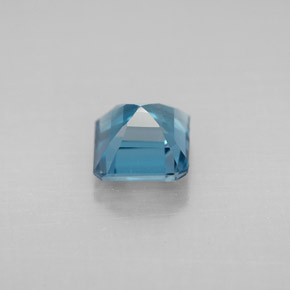 1.57カラットの天然ロンドンブルートパーズ（6.2×6.1 mm・エメラルドカット）