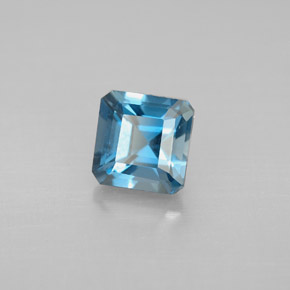 1.57カラットの天然ロンドンブルートパーズ（6.1×6 mm・エメラルドカット）