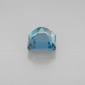 1.57カラットの天然ロンドンブルートパーズ（6.1×6 mm・エメラルドカット）