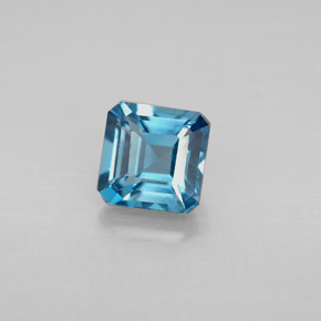 1.45カラットの天然ロンドンブルートパーズ（6.1×6 mm・エメラルドカット）