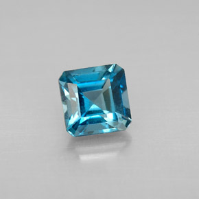 1.50カラットの天然ロンドンブルートパーズ（6.1×6.1 mm・エメラルドカット）