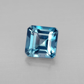 1.51カラットの天然ロンドンブルートパーズ（6.1×6 mm・エメラルドカット）