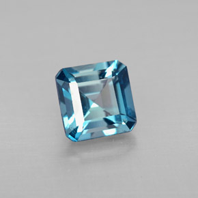 1.51カラットの天然ロンドンブルートパーズ（6.1×6 mm・エメラルドカット）