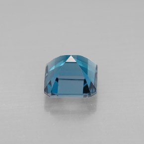 1.51カラットの天然ロンドンブルートパーズ（6.1×6 mm・エメラルドカット）