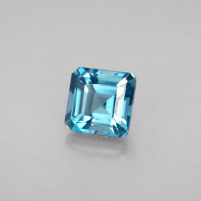 1.57カラットの天然ロンドンブルートパーズ（6.1×6.1 mm・エメラルドカット）