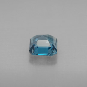 1.42カラットの天然ロンドンブルートパーズ（6.1×6.1 mm・エメラルドカット）