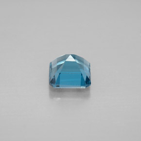 1.38カラットの天然ロンドンブルートパーズ（6×6 mm・エメラルドカット）