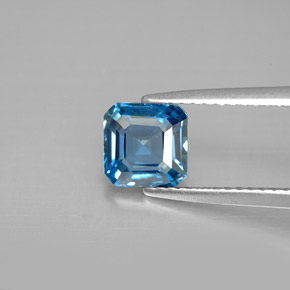 1.46カラットの天然ロンドンブルートパーズ（6.2×6.2 mm・エメラルドカット）