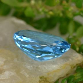 2.34カラットの天然スイスブルートパーズ（9.1×7.1 mm・オーバルカット）