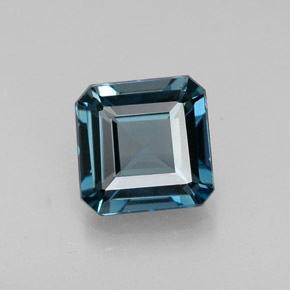 1.56カラットの天然ロンドンブルートパーズ（6.8×6.7 mm・エメラルドカット）
