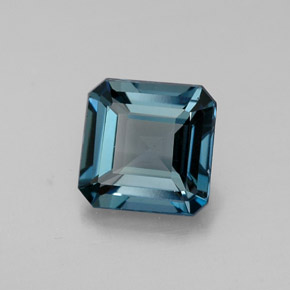 1.56カラットの天然ロンドンブルートパーズ（6.8×6.7 mm・エメラルドカット）