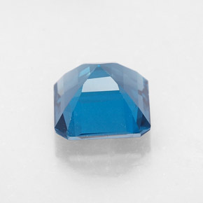 2.23カラットの天然ロンドンブルートパーズ（7.4×7.2 mm・エメラルドカット）