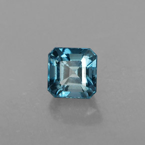 1.12カラットの天然ロンドンブルートパーズ（5.3×5.2 mm・エメラルドカット）