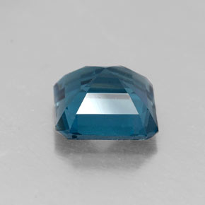 1.98カラットの天然ロンドンブルートパーズ（7.1×7.1 mm・エメラルドカット）
